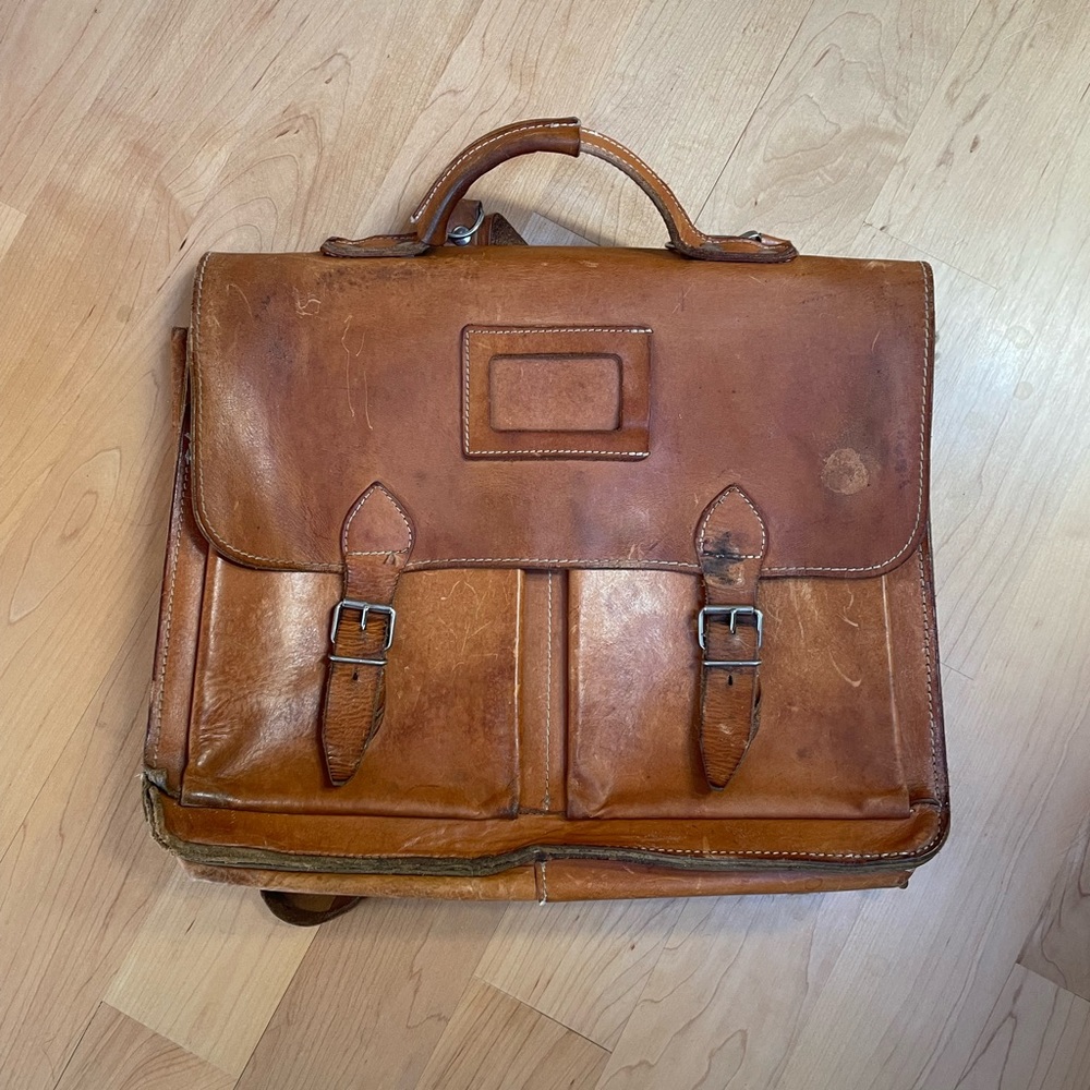 Beautiful vintage leather backpack, briefcase!